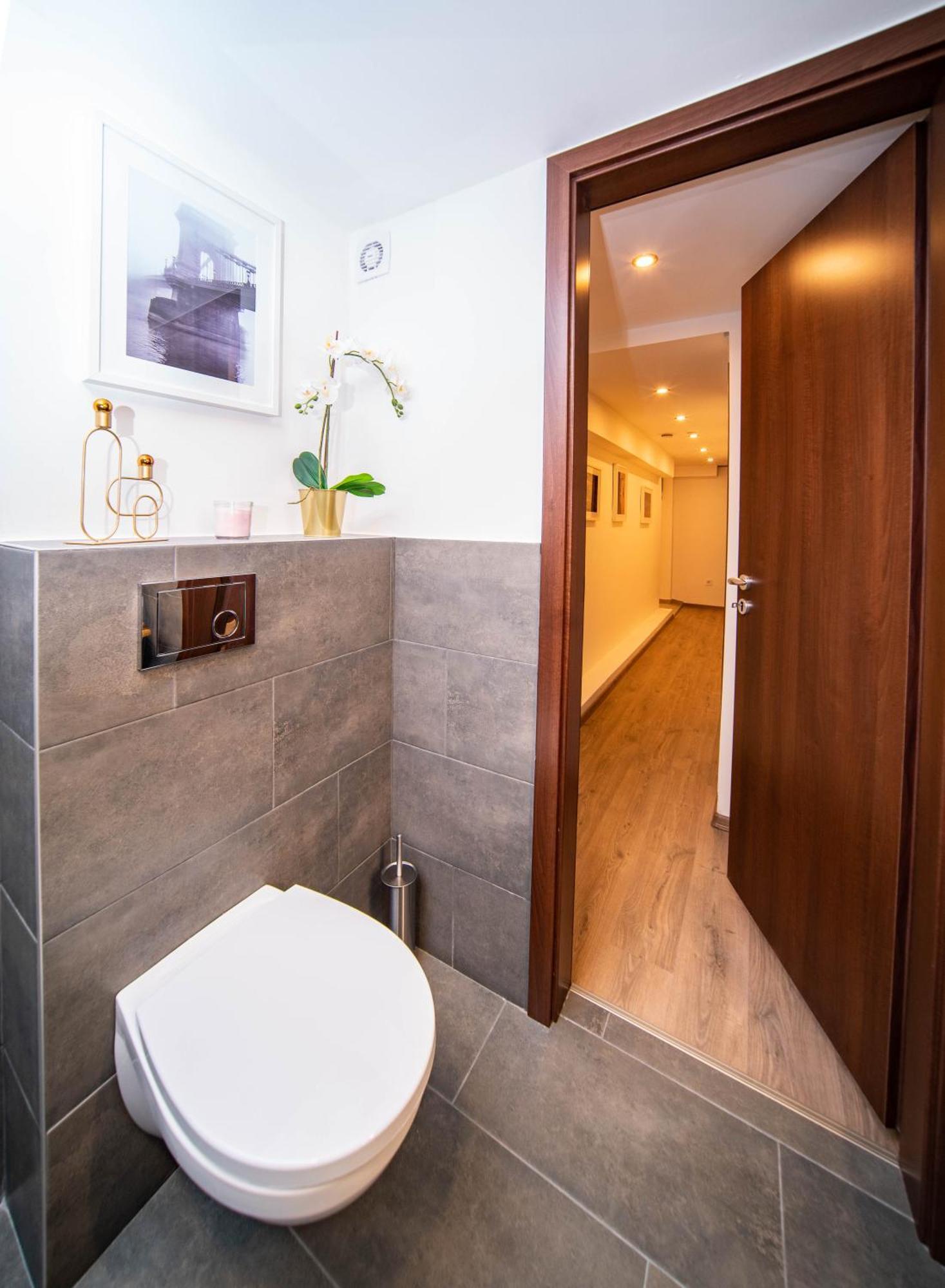 Free Parking -corvin Palace Residence-3bdrm,6ppl,wifi,ac Appartement