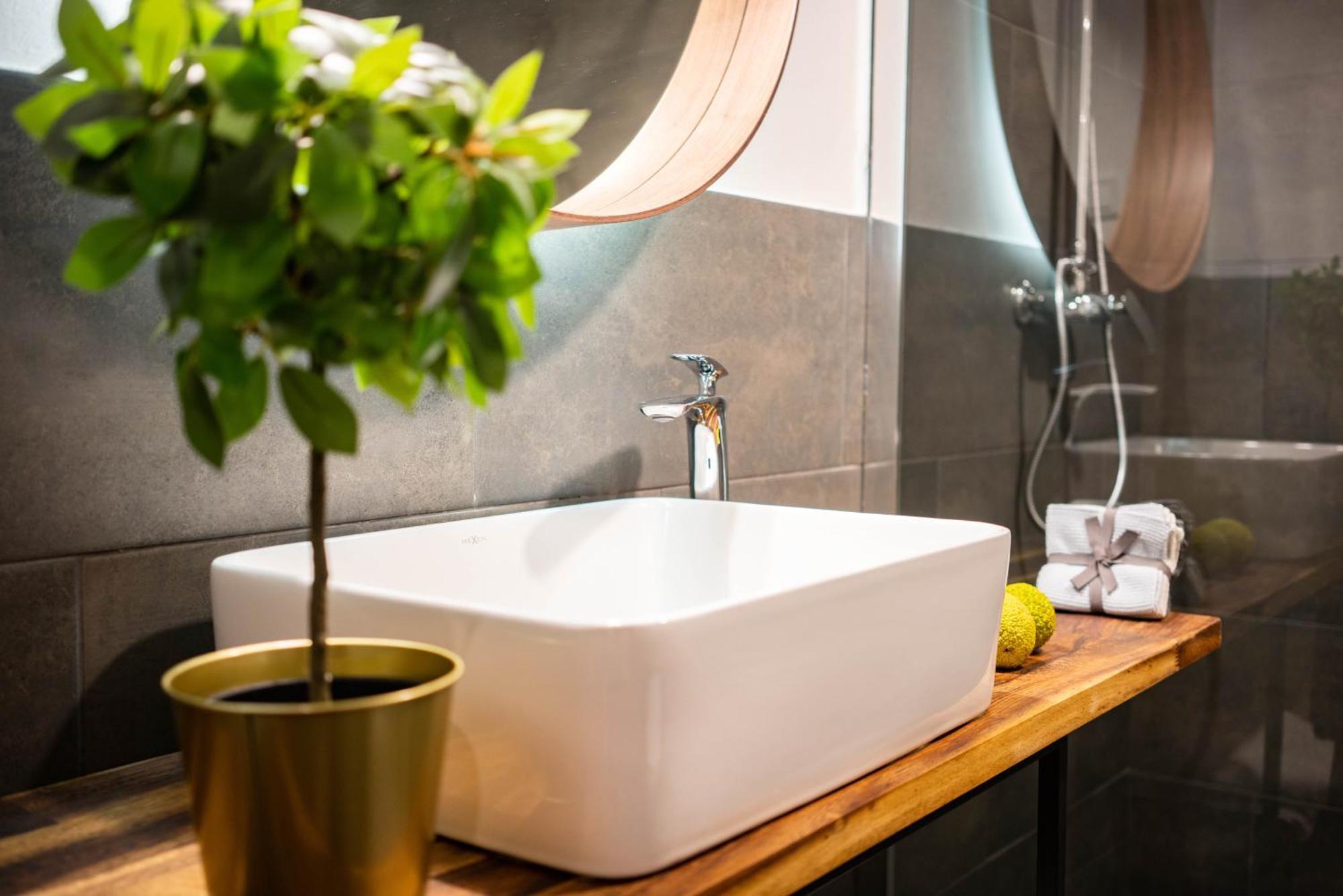 Apartment Free Parking -corvin Palace Residence-3bdrm,6ppl,wifi,ac Budapest