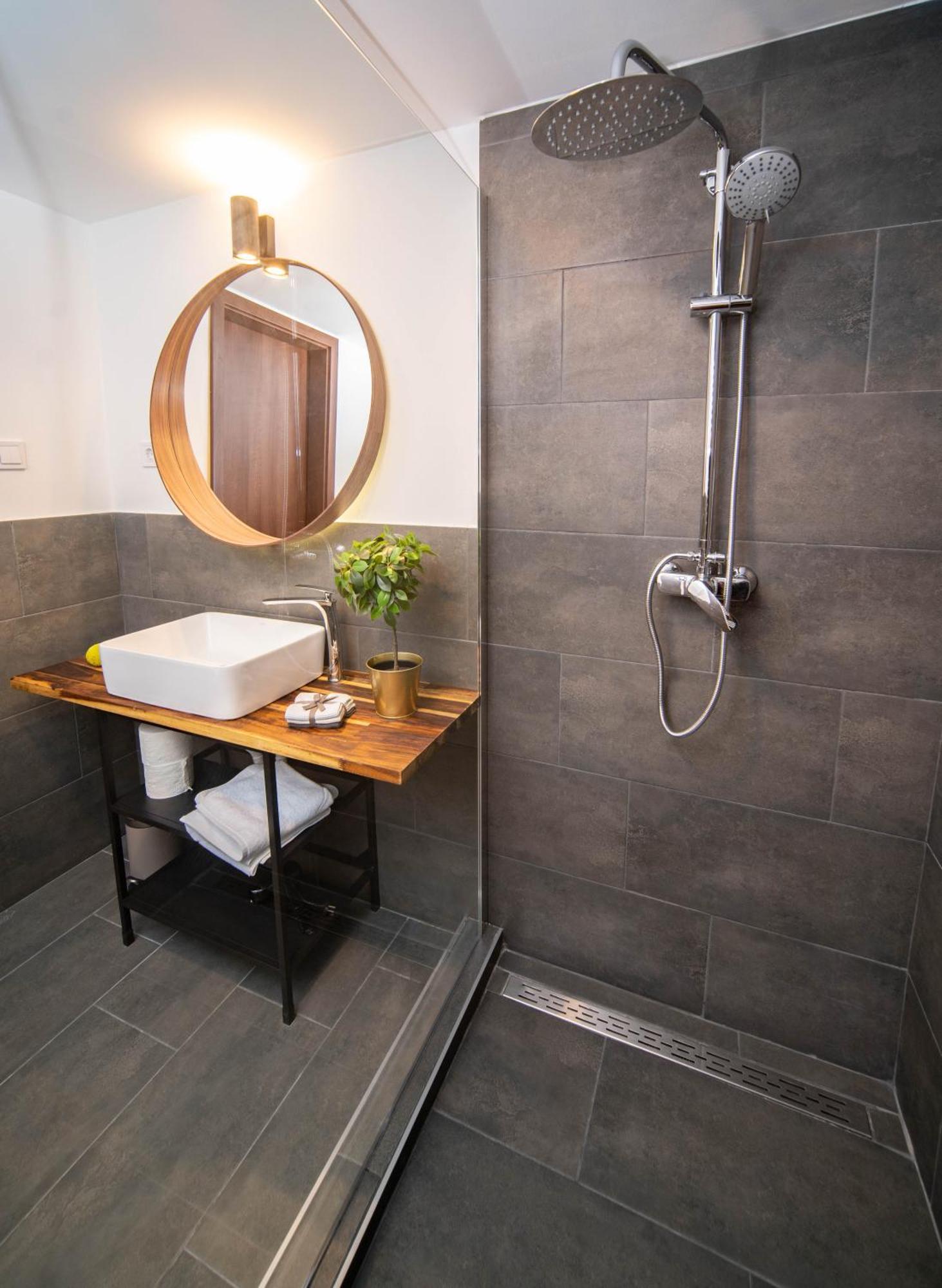 Free Parking -corvin Palace Residence-3bdrm,6ppl,wifi,ac Apartment Budapest