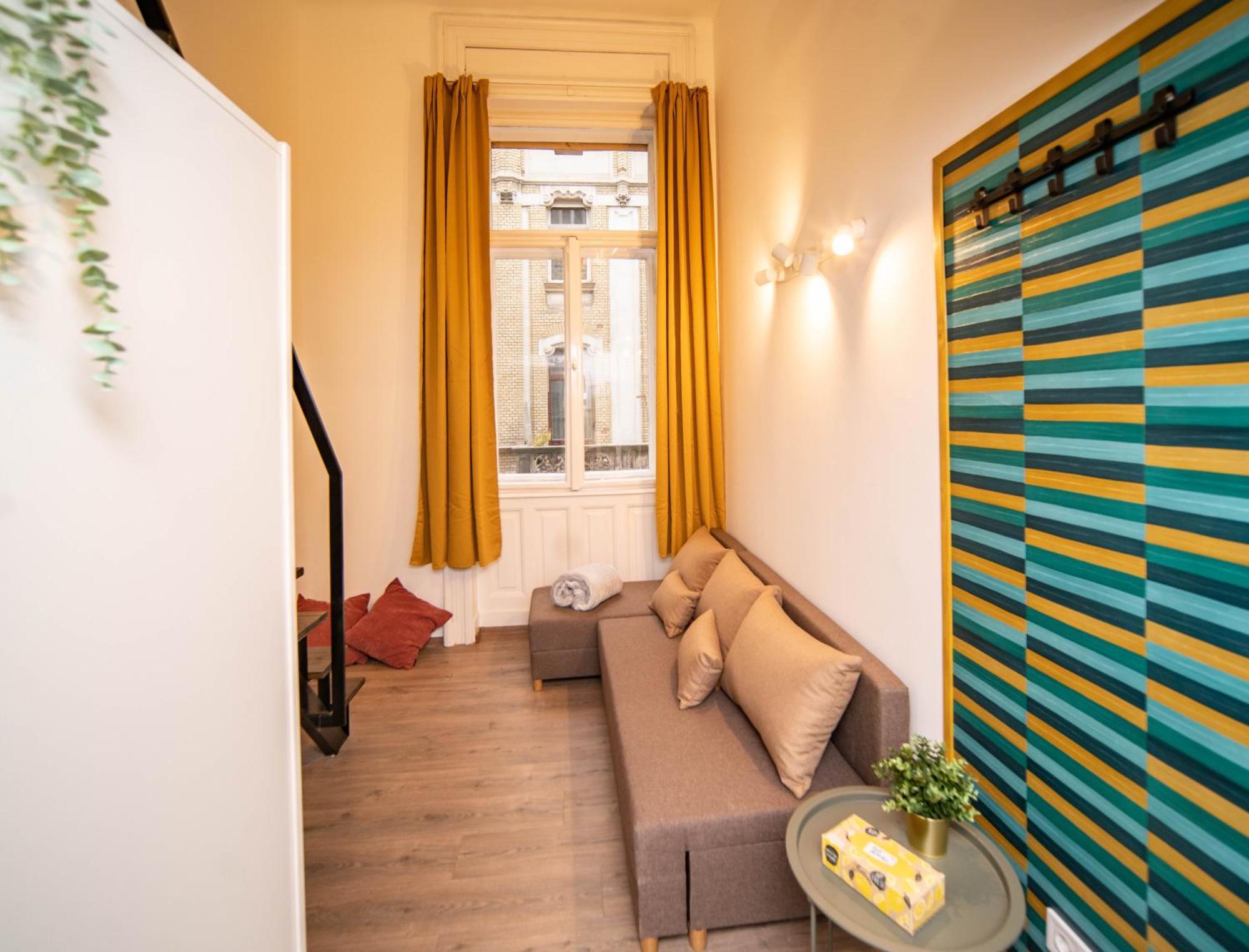 Apartment Free Parking -corvin Palace Residence-3bdrm,6ppl,wifi,ac *