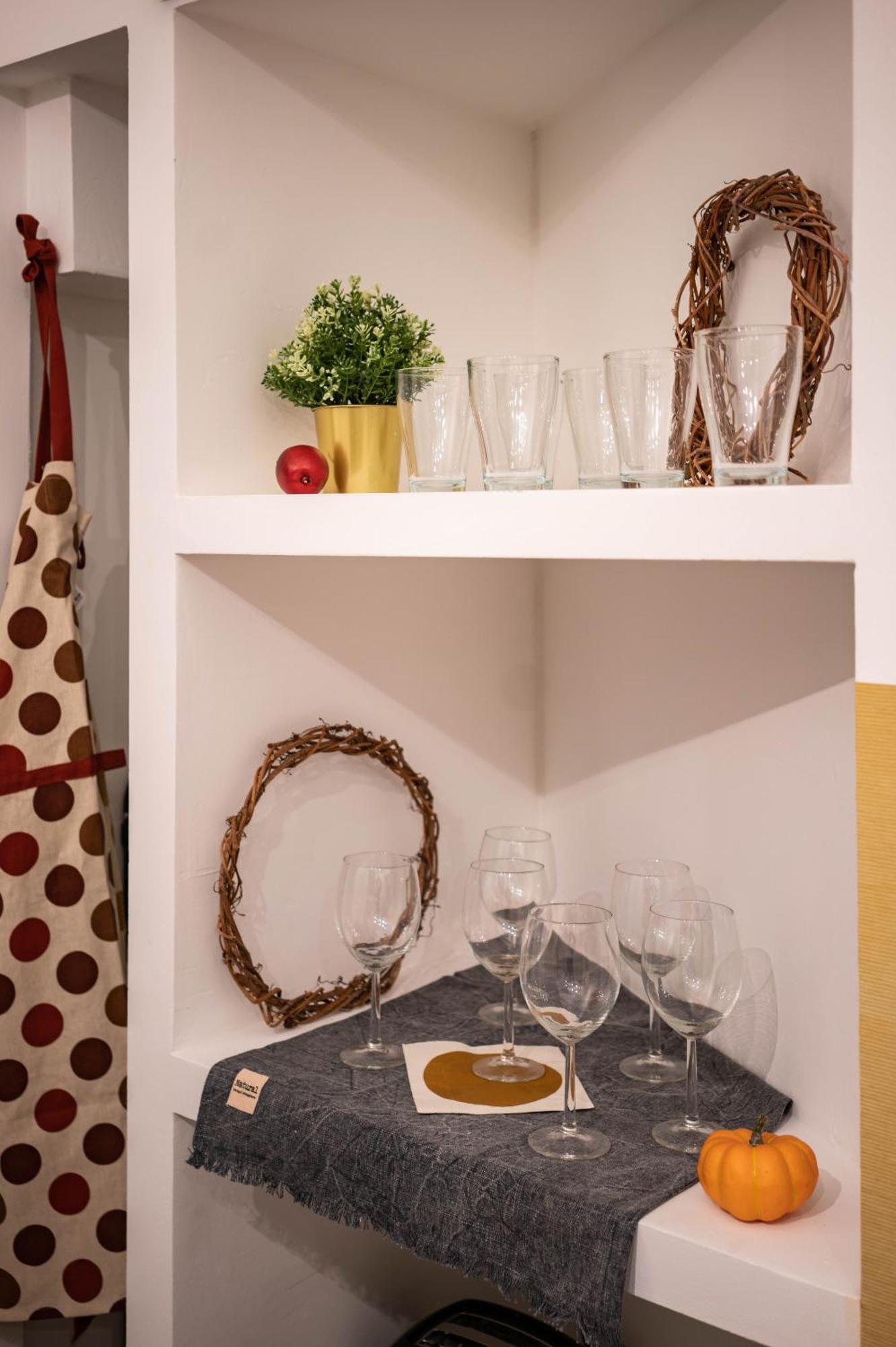 Free Parking -corvin Palace Residence-3bdrm,6ppl,wifi,ac Apartment *