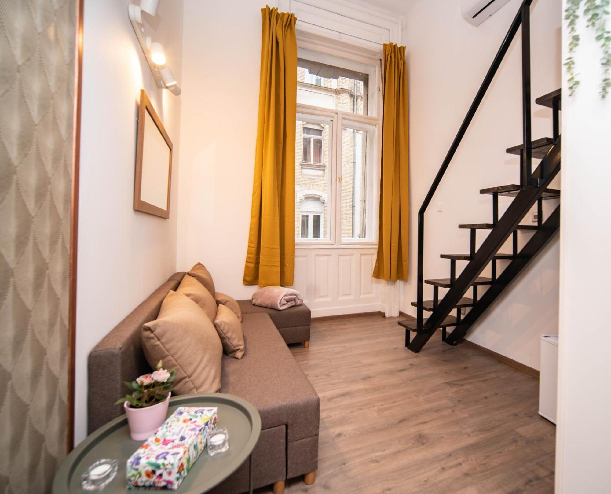 Apartment Free Parking -corvin Palace Residence-3bdrm,6ppl,wifi,ac